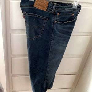 Only worn 1 time! Levi’s 505 Capri Pants